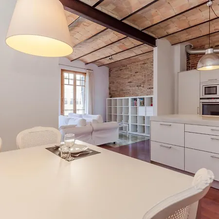 Comodo En Sagrada Familia Apartament