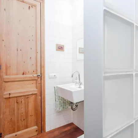 Apartamento Comodo En Sagrada Familia *